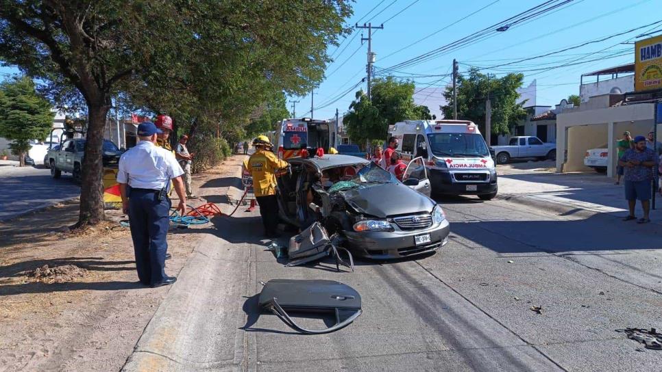 Joven queda prensado tras chocar contra camión en el sector Santa Fe de Culiacán