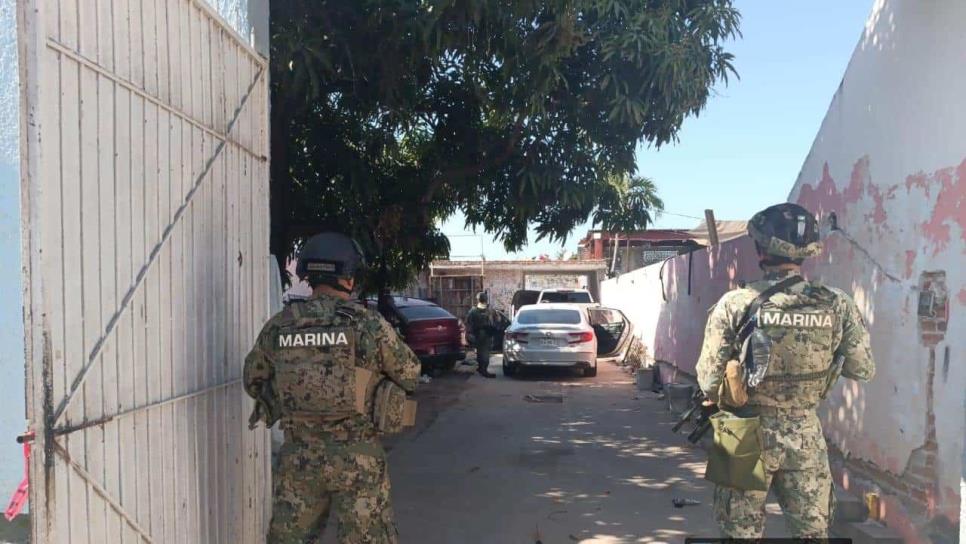 Siete vehículos y armamento decomisan en local donde asesinaron a mecánico en Mazatlán