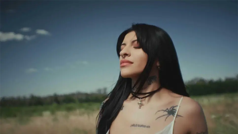 FOTO: Video del sencillo La Cueva, de Cazzu.