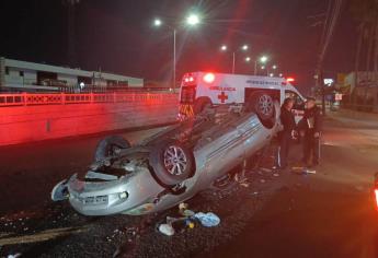 Empleado de una gasolinera resulta herido durante una volcadura en el sector Del Valle en Culiacán