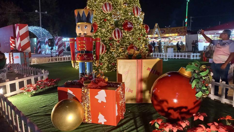 ¡Quién la encuentre se la queda!, El Grinch esconde una tablet en la Verbena Culiacán