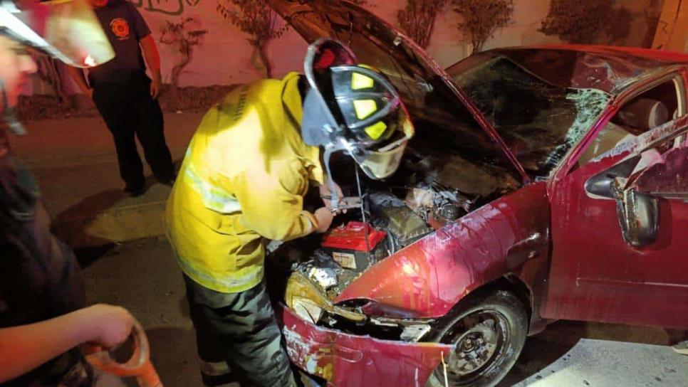 Aparatosa volcadura en la salida sur de Mazatlán deja un lesionado