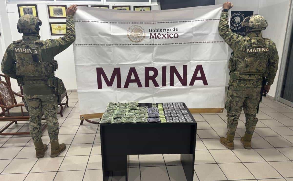 Marina asegura camioneta con reporte de robo y una mochila con dosis de droga en Mazatlán