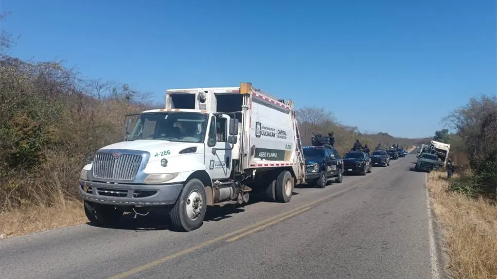 Se roban tres camiones recolectores de basura del relleno sanitario en Culiacán; horas después son recuperados