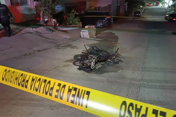 Sujetos armados intentan levantar a motociclista en la colonia Lázaro Cárdenas en Culiacán Sujetos armados intentan levantar a motociclista en la colonia Lázaro Cárdenas en Culiacán