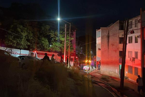 Daños materiales deja incendio en un departamento en la colonia Cañadas, al sur de Culiacán