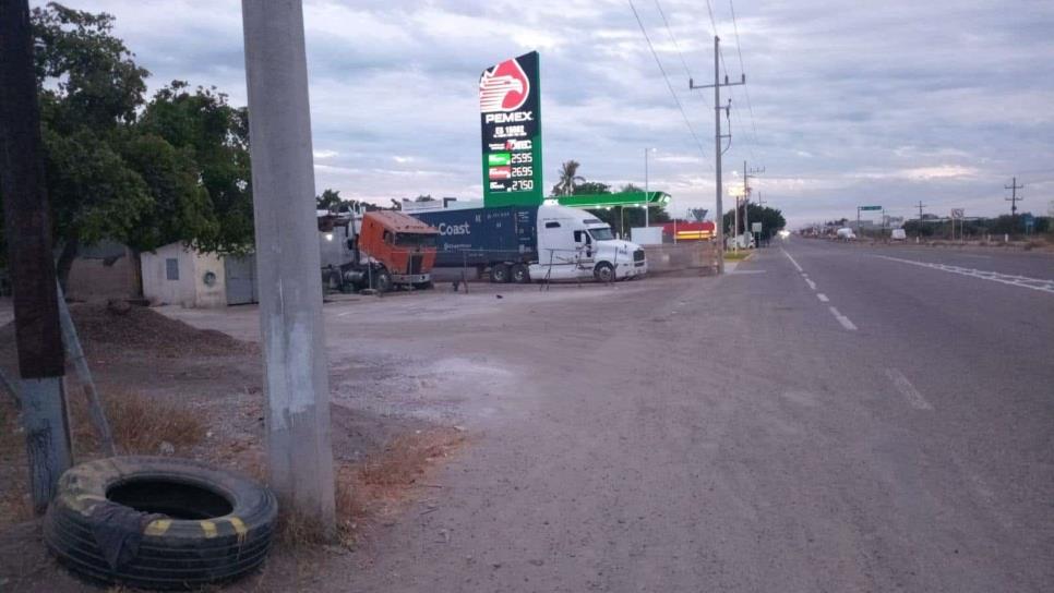 Arrojan a un ejecutado sobre la carretera a Eldorado en el ejido Canan de la sindicatura de Costa Rica