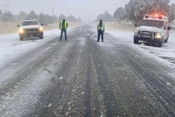Cierran 22 carreteras en Chihuahua por nevadas y lluvias de la Tormenta Invernal