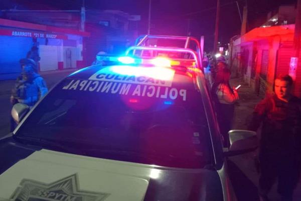 Un grupo de personas armadas balean y queman una casa en la colonia Toledo Corro de Culiacán 