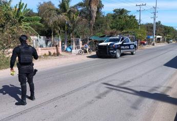 Abandonan un cuerpo encobijado, cubierto en plástico y cinta canela en la entrada de Costa Rica, Culiacán