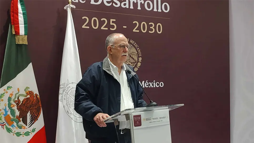 Julio Berdegué Sacristán.