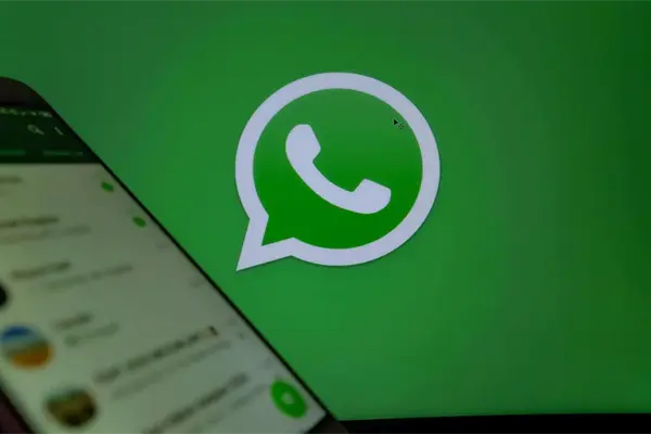 Condusef alerta de nuevo fraude por WhatsApp; ahora clonan voces y envían audios