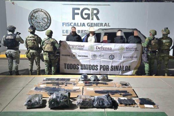 Aseguran a 14 civiles, 17 vehículos, armamento y explosivos del 11 al 13 de enero en Sinaloa 