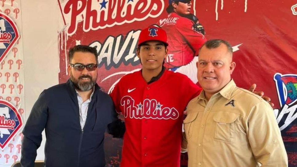 Joven promesa de Culiacán es firmado por los Phillies de Philadelphia