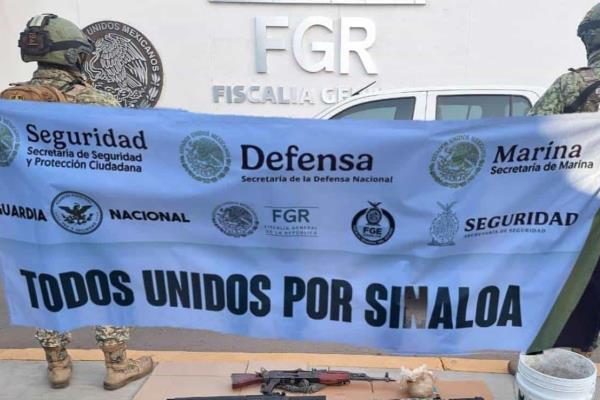 Elementos del Ejército localizan una camioneta, armas y droga en la sindicatura de Costa Rica, Culiacán
