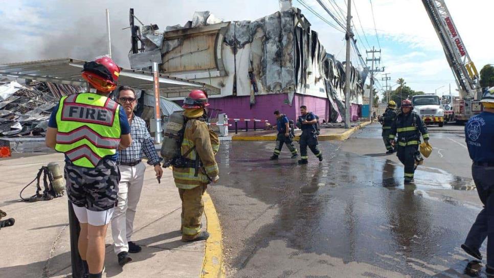 Fueron 4 horas y 500 mil litros de agua para sofocar incendio: Bomberos Culiacán