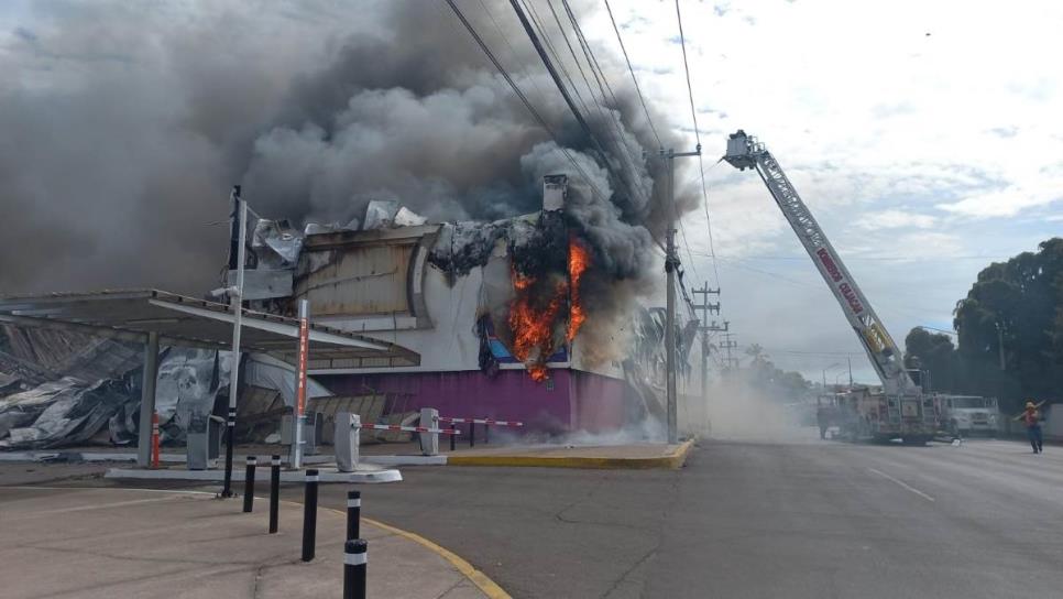 Una persona con quemaduras y dos con crisis nerviosa tras incendio en Culiacán