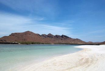 En esta playa de BCS solo entrarán con brazaletes y en ciertos horarios ¿Cuál es?