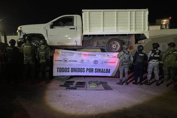 Militares aseguran dos camionetas, una de ellas blindada, en Villa Juárez, Navolato