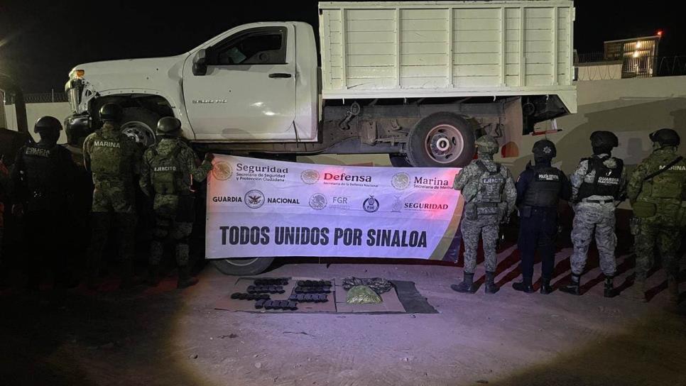 Militares aseguran dos camionetas, una de ellas blindada, en Villa Juárez, Navolato