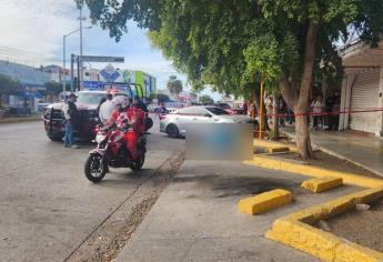 Mujer muere en plena calle afuera del mercadito Independencia