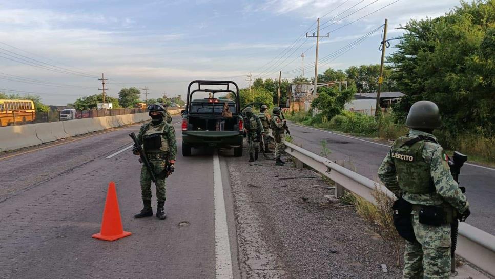 Arrojan a un ejecutado con un mensaje bajo el puente del trébol en Costa Rica, Culiacán