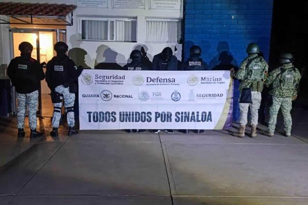 Militares rescatan a una persona privada de la libertad en la colonia Lomas del Boulevard en Culiacán
