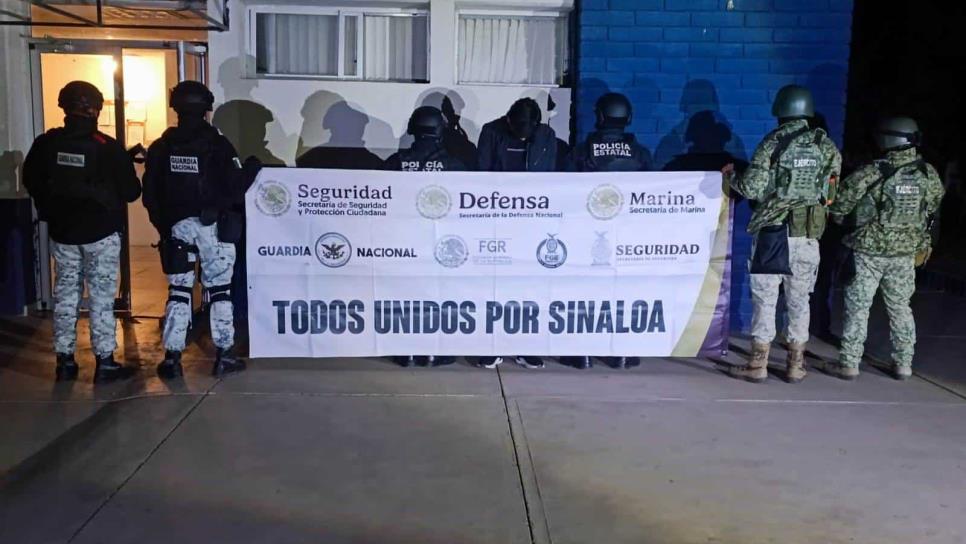 Militares rescatan a una persona privada de la libertad en la colonia Lomas del Boulevard en Culiacán