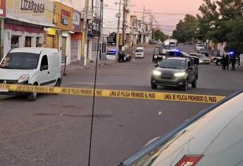 Localizan camioneta baleada en el Mercadito de Culiacán