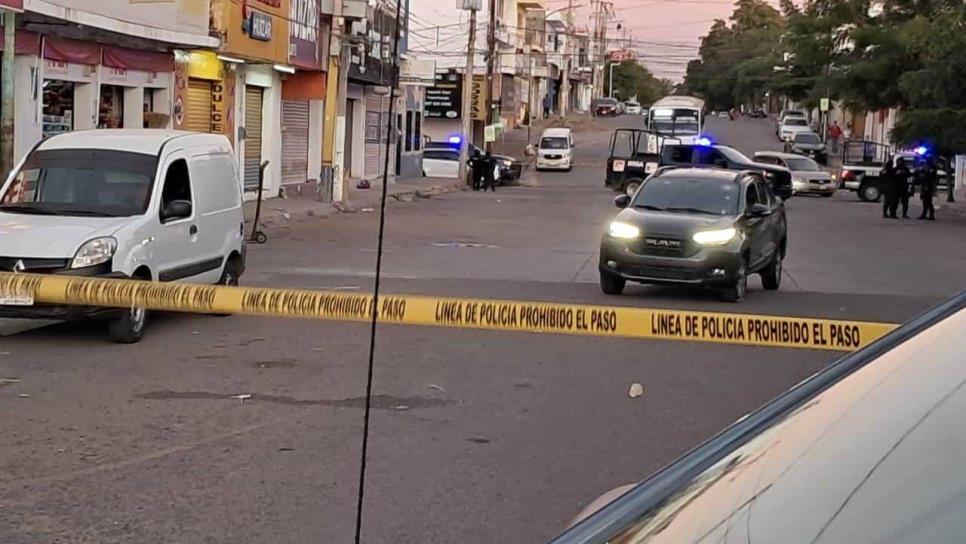 Localizan camioneta baleada en el Mercadito de Culiacán