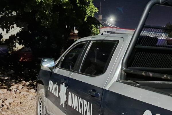 Atados de pies y manos localizan muerto a un hombre en el kilómetro 44 de la carretera libre Mazatlán-Culiacán