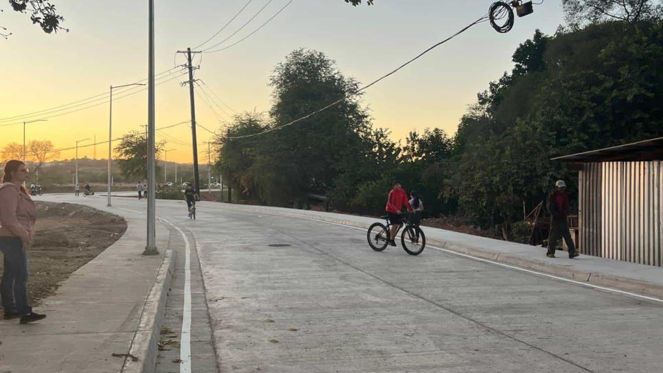 Rocha Moya y Gámez Mendívil entregan pavimentación en la colonia Las Cucas