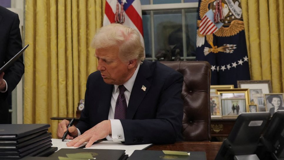 Donald Trump firma orden ejecutiva para finalizar con la ciudadanía por nacimiento