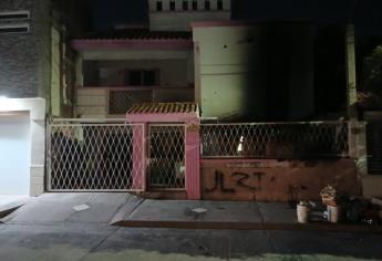 Balean e incendian un domicilio en la colonia Guadalupe Victoria de Culiacán