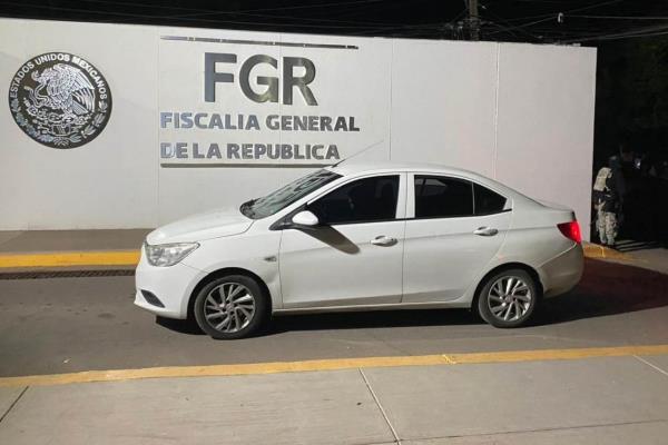 Detienen a un hombre con pistola y cargadores en la colonia Alamedas en Culiacán