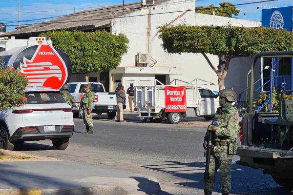 FGR catea bodega de Vicente Pico en Los Mochis, al parecer buscan huachicol