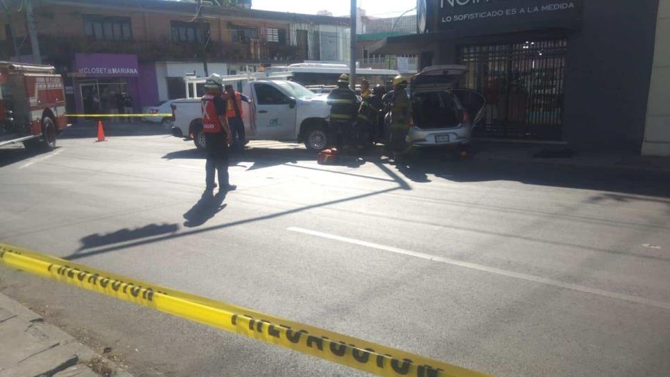 Un lesionado en accidente entre camioneta  de la CFE y vehículo en Culiacán