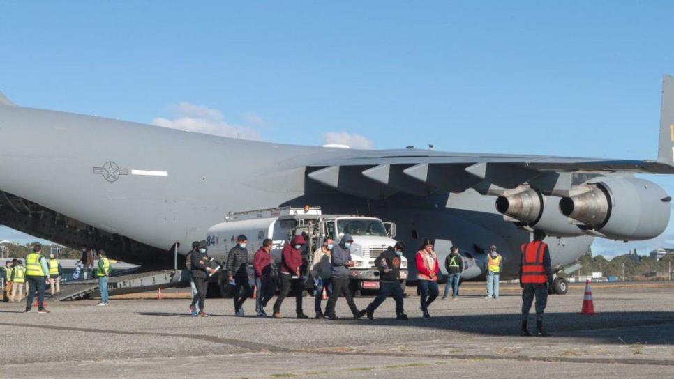 Rechazan vuelo en México con deportados procedentes de los Estados Unidos