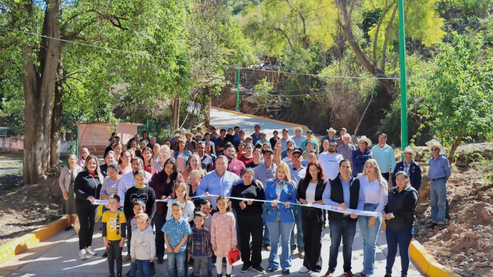 Alcalde de Badiraguato entrega obra en la comunidad de La Soledad