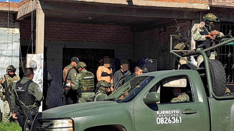 Encadenados y en un colchón desgastado encuentran las personas secuestradas en Mazatlán