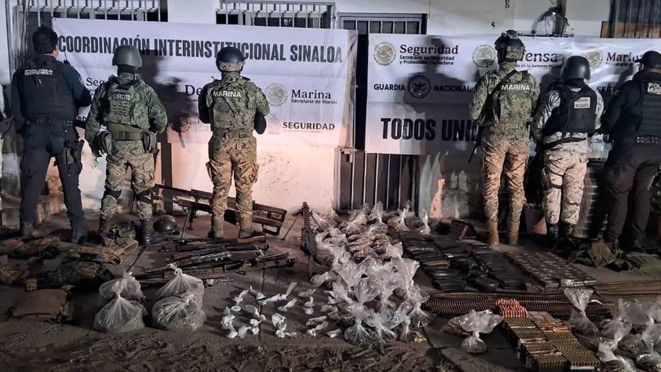 Aseguran armas largas, lanzagranadas, explosivos, drogas, equipo táctico y un detenido en Escuinapa