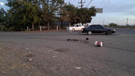 Dos ejecutados y ponchallantas son encontrados por la carretera 20 en Costa Rica, Sinaloa