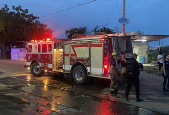 Sujeto quema su casa y destruye tres viviendas más en Culiacán