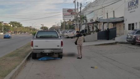 Mujer pierde la vida a metros de una clínica privada en Mazatlán 