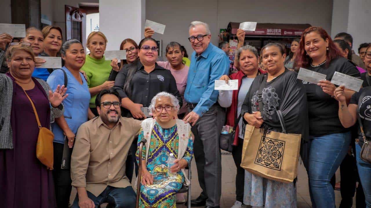 Foto: En el caso de estos 200 beneficiarios que este día recibieron su cheque, ya quedaron registrados para que puedan continuar recibiendo estos apoyos en lo sucesivo