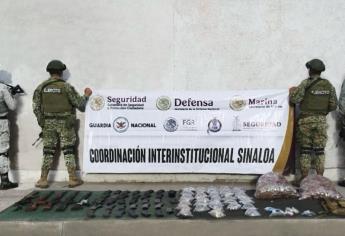 Fuerzas federales localizan camioneta abandonada llena de armas y droga en Mazatlán