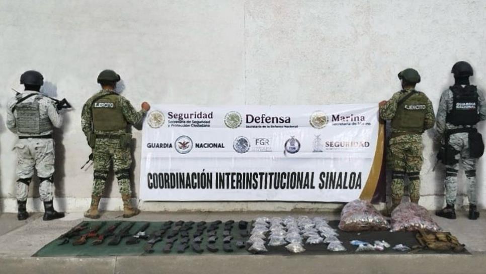 Fuerzas federales localizan camioneta abandonada llena de armas y droga en Mazatlán