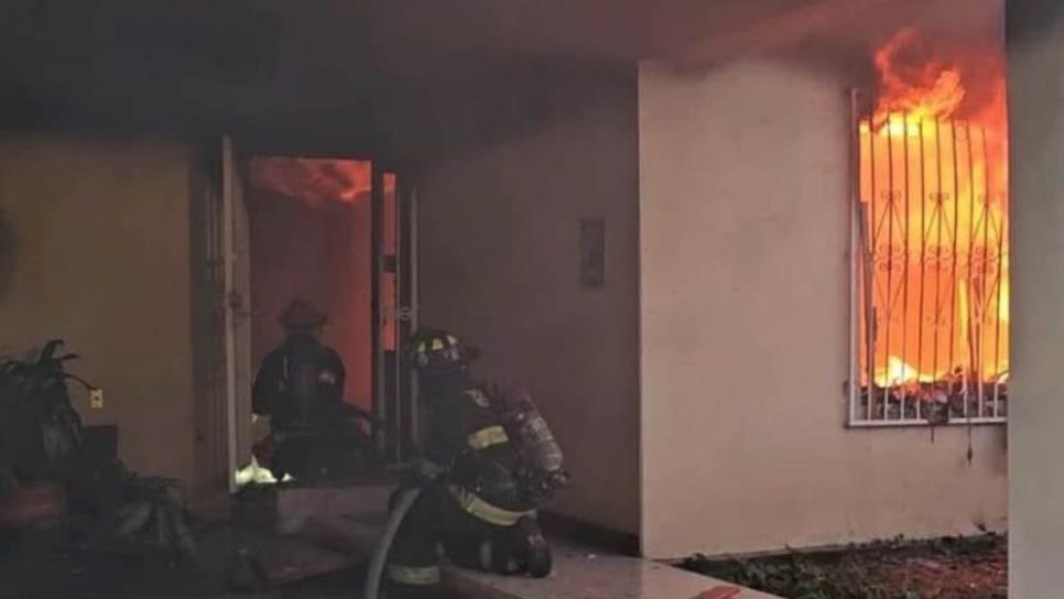 Fuga de gas provoca incendio en vivienda del fraccionamiento Alameda en Mazatlán