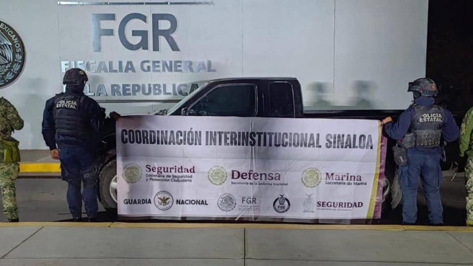 Autoridades detienen a sujeto armado y aseguran una camioneta en la colonia Nueva Galicia de Culiacán