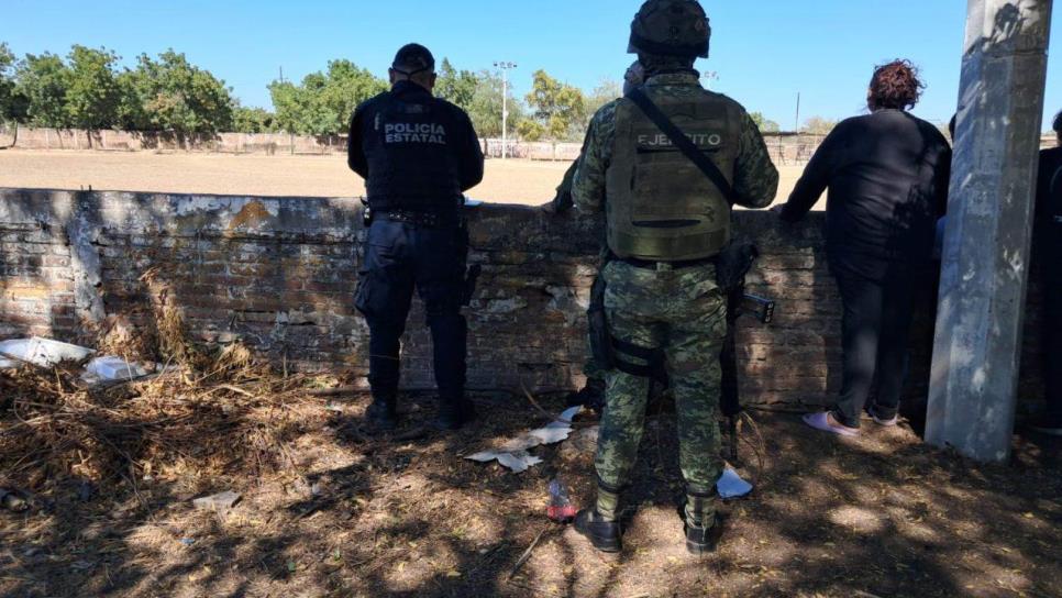 Asesinan con armas largas a un menor dentro de campo de beisbol en Culiacán